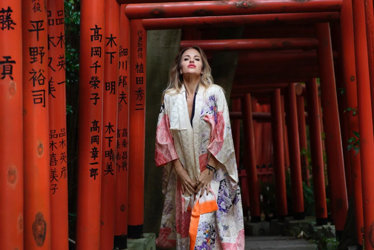 Danydeee an Torii-Toren, Japan